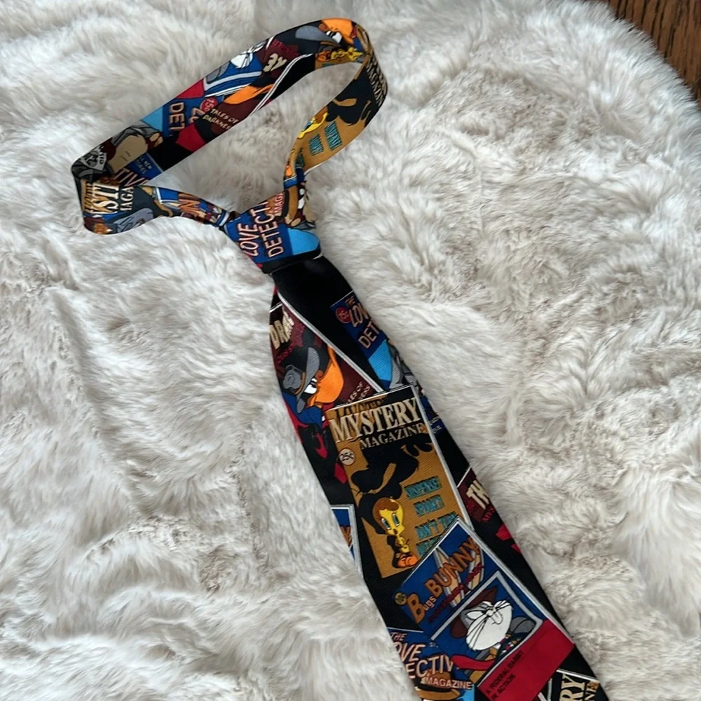 Vintage LOONEY TUNES 1997 Detective Mystery Themed Bugs Bunny Cartoon Tie
